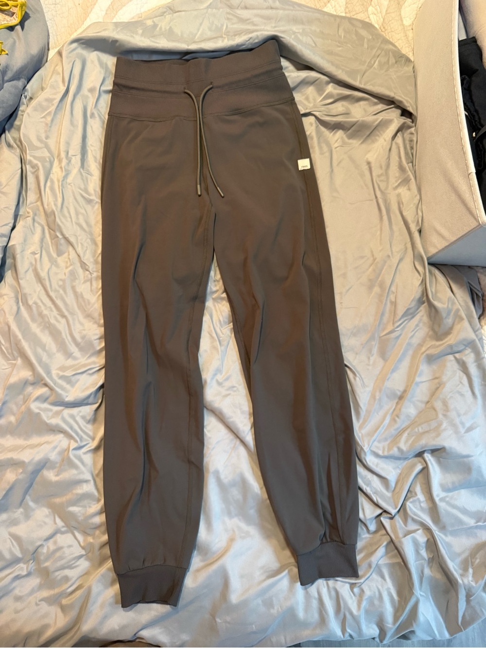Vuori dark green Joggers with Drawstring